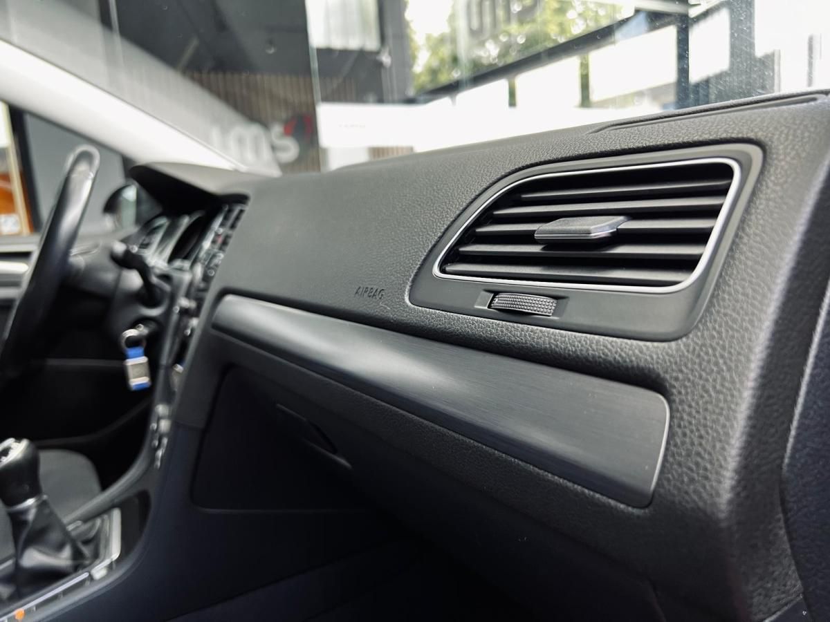 volkswagen-golf-2018-diesel-1598cc