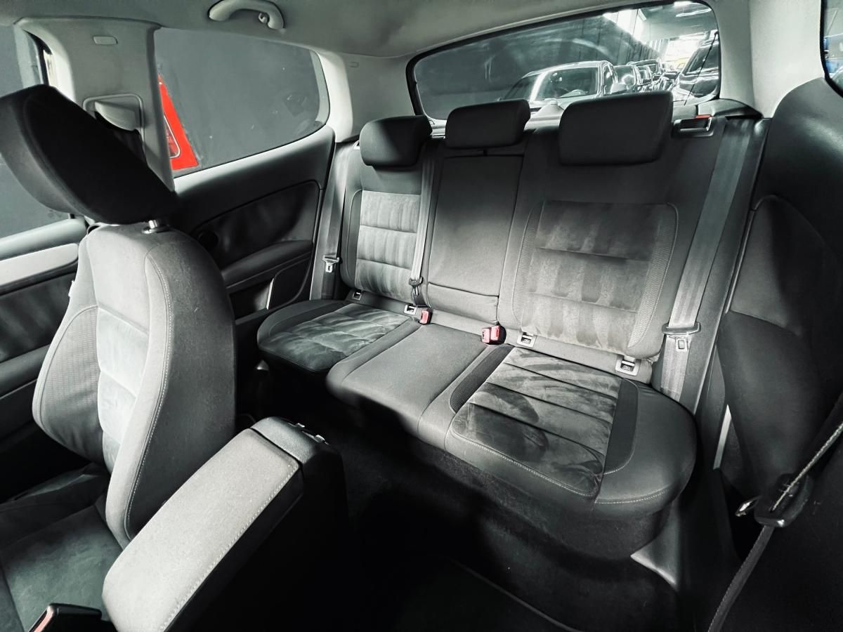 volkswagen-golf-2009-diesel-1968cc