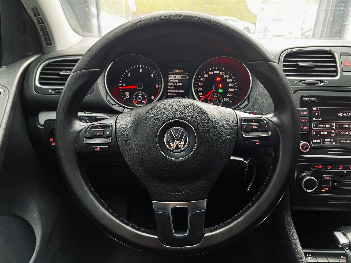 volkswagen-golf-2009-diesel-1968cc