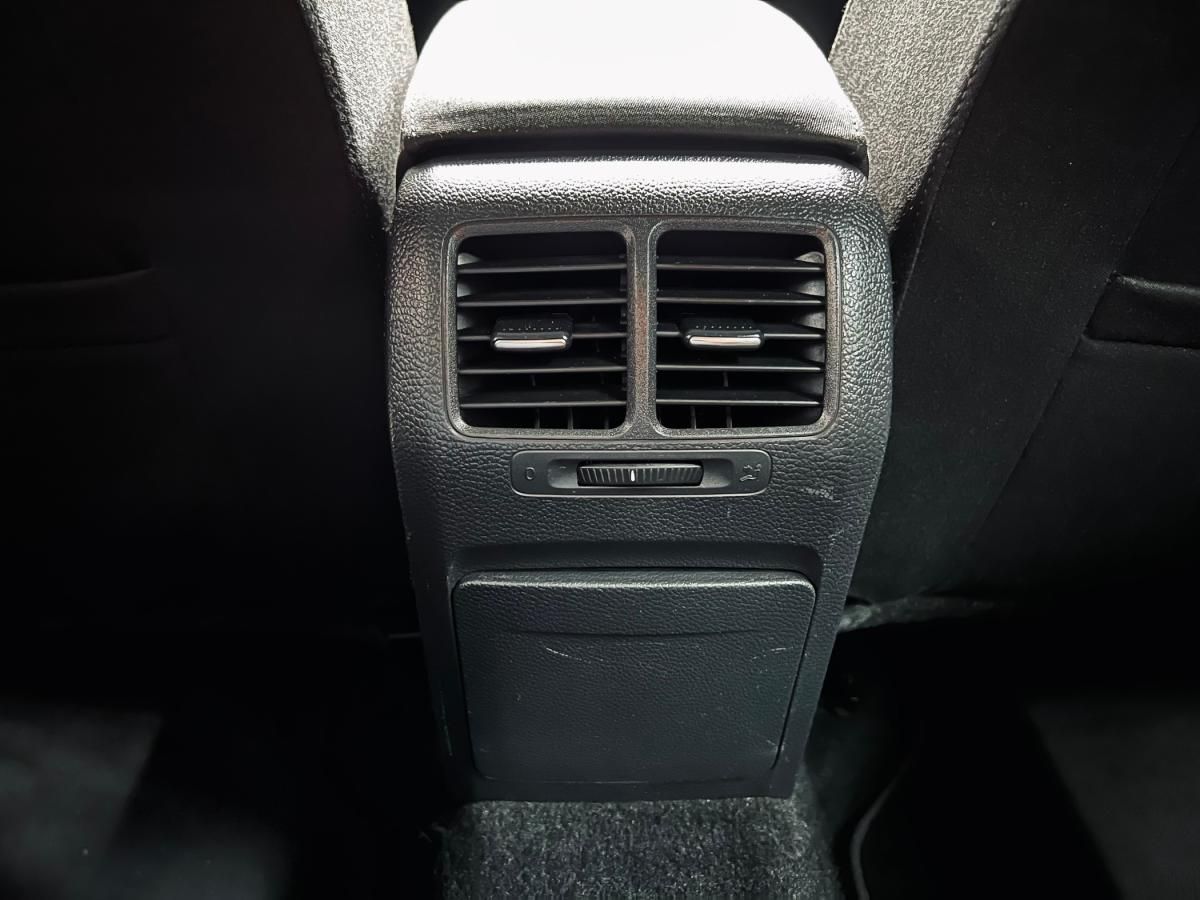 volkswagen-golf-2009-diesel-1968cc