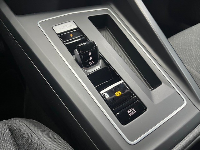 volkswagen-golf-variant-2023-diesel-1968cc