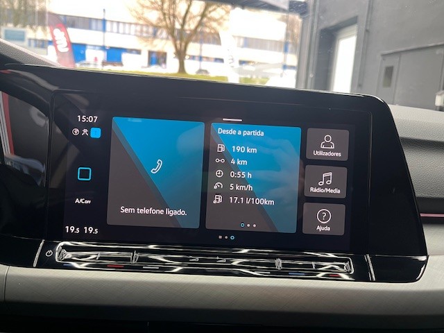 volkswagen-golf-variant-2023-diesel-1968cc