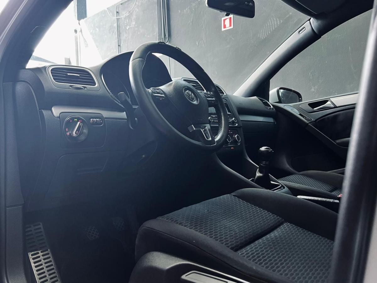 volkswagen-golf-2010-diesel-1598cc