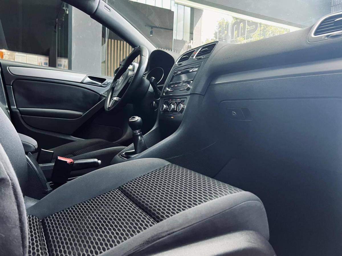 volkswagen-golf-2010-diesel-1598cc