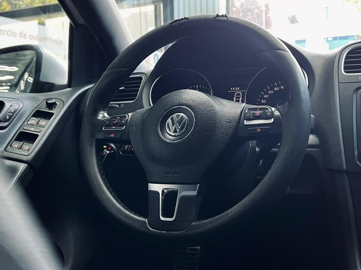 volkswagen-golf-2010-diesel-1598cc
