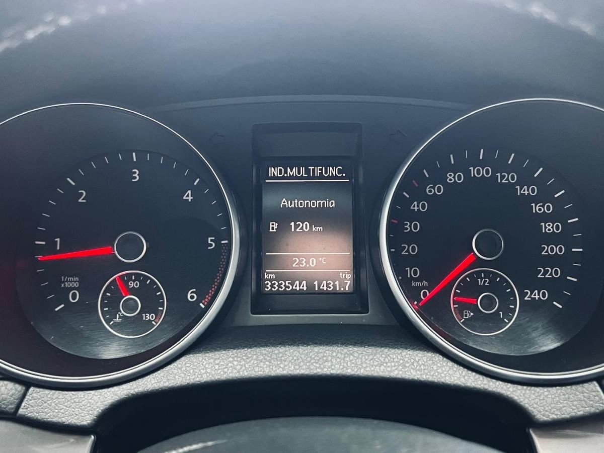 volkswagen-golf-2010-diesel-1598cc