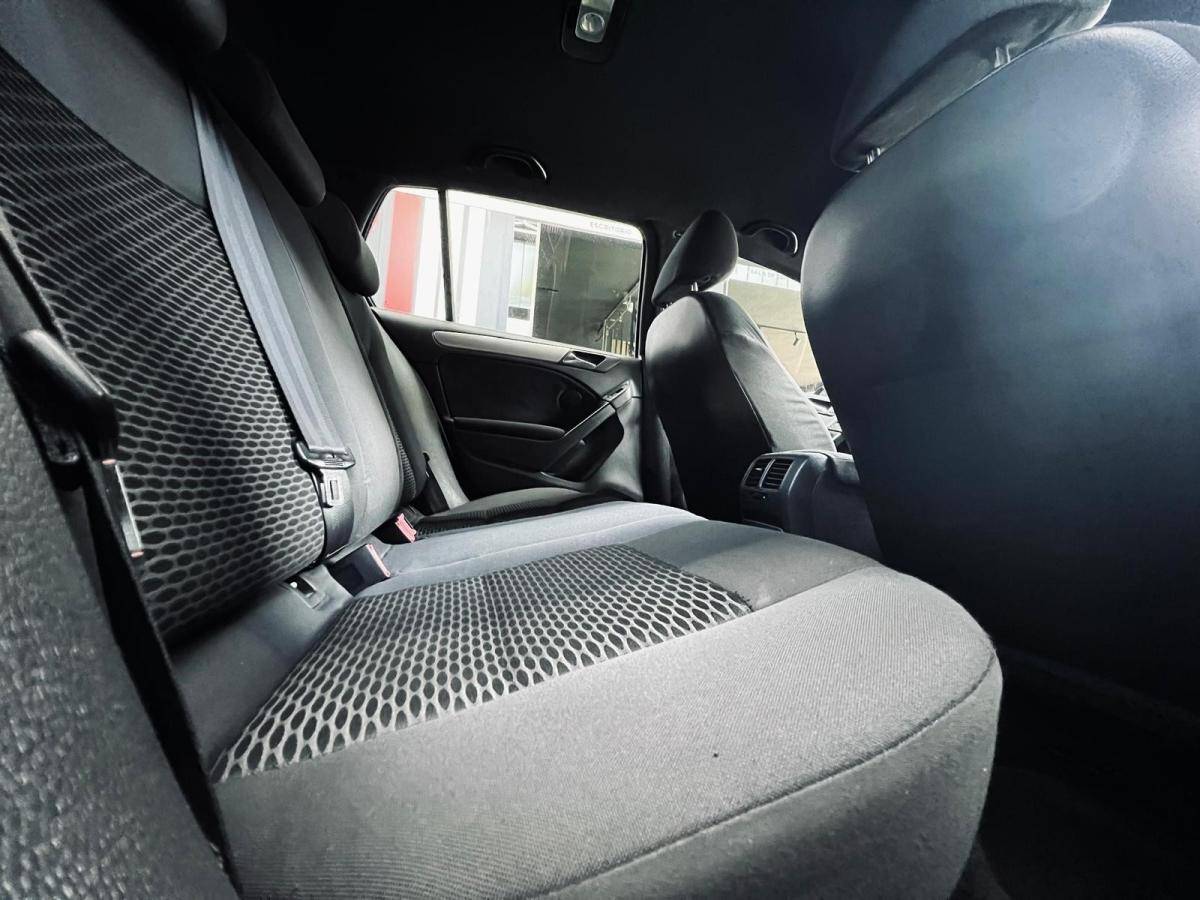 volkswagen-golf-2010-diesel-1598cc