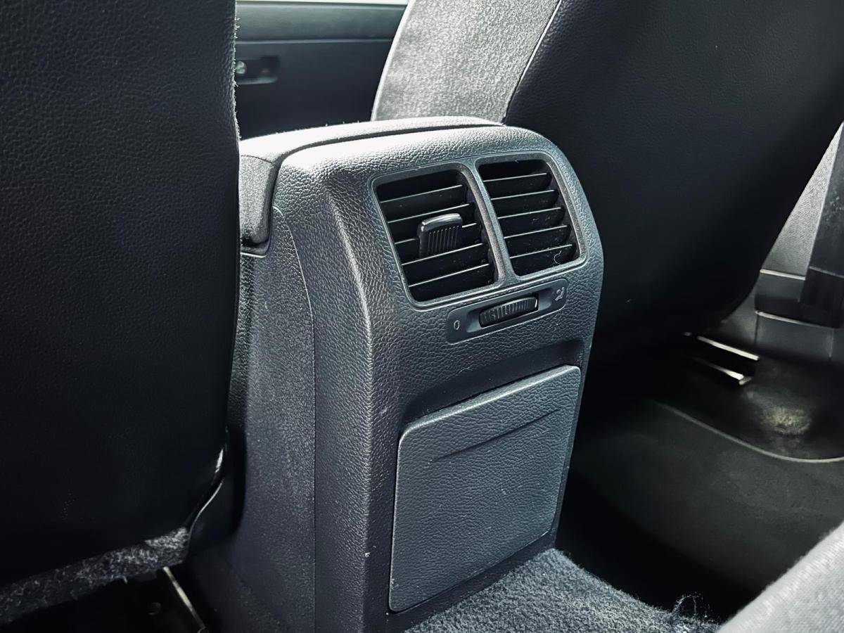volkswagen-golf-2010-diesel-1598cc