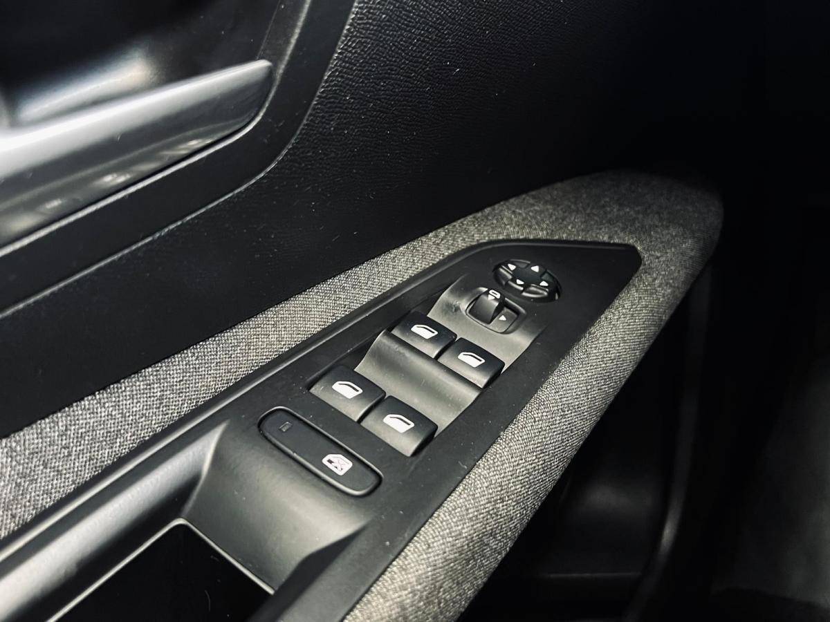 peugeot-3008-2017-diesel-1560cc