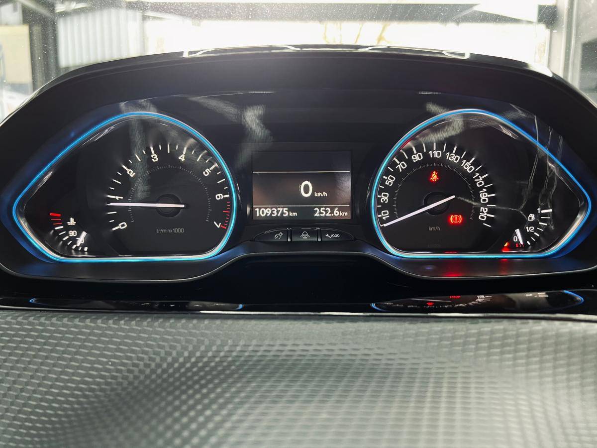 peugeot-2008-2018-gasolina-1199cc