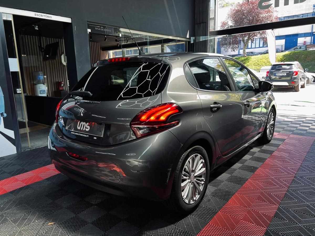peugeot-208-2018-gasolina-1199cc