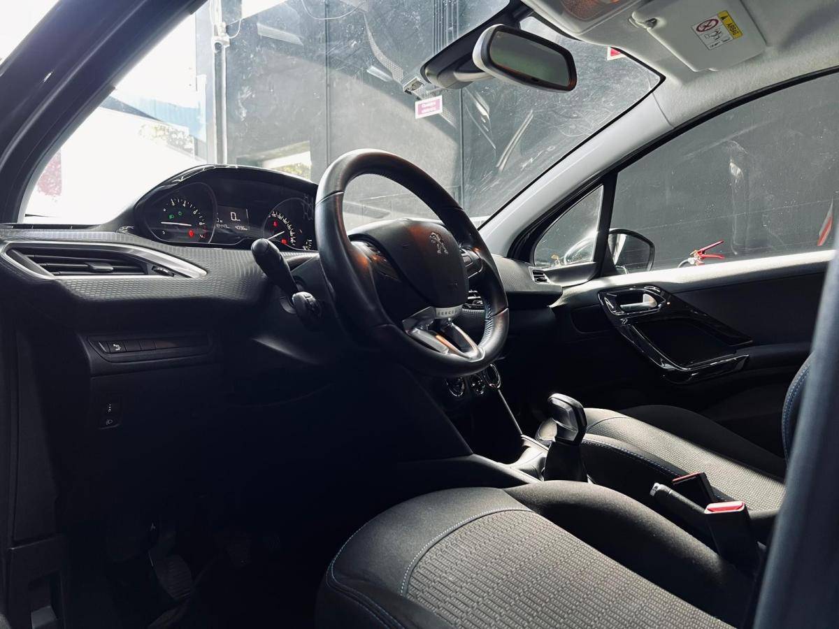 peugeot-208-2018-gasolina-1199cc