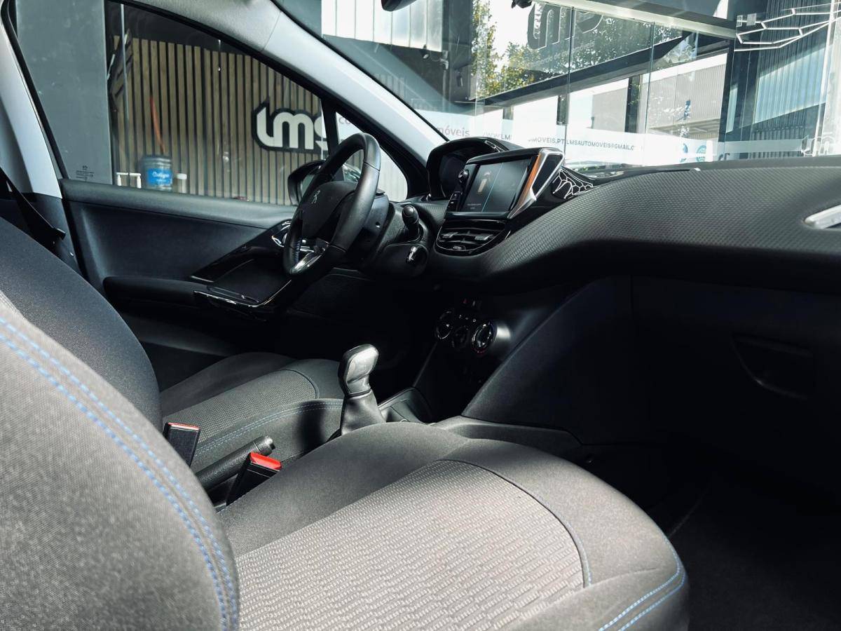 peugeot-208-2018-gasolina-1199cc
