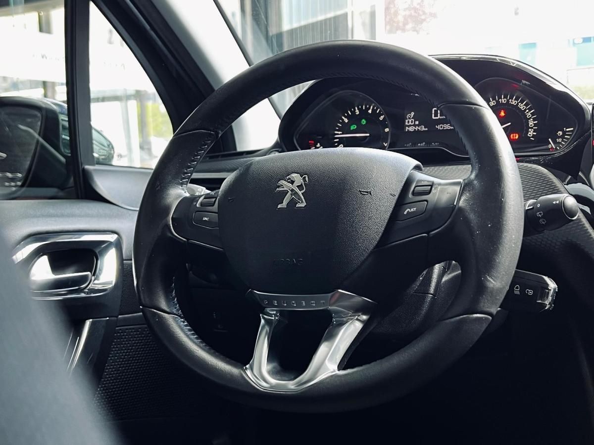 peugeot-208-2018-gasolina-1199cc