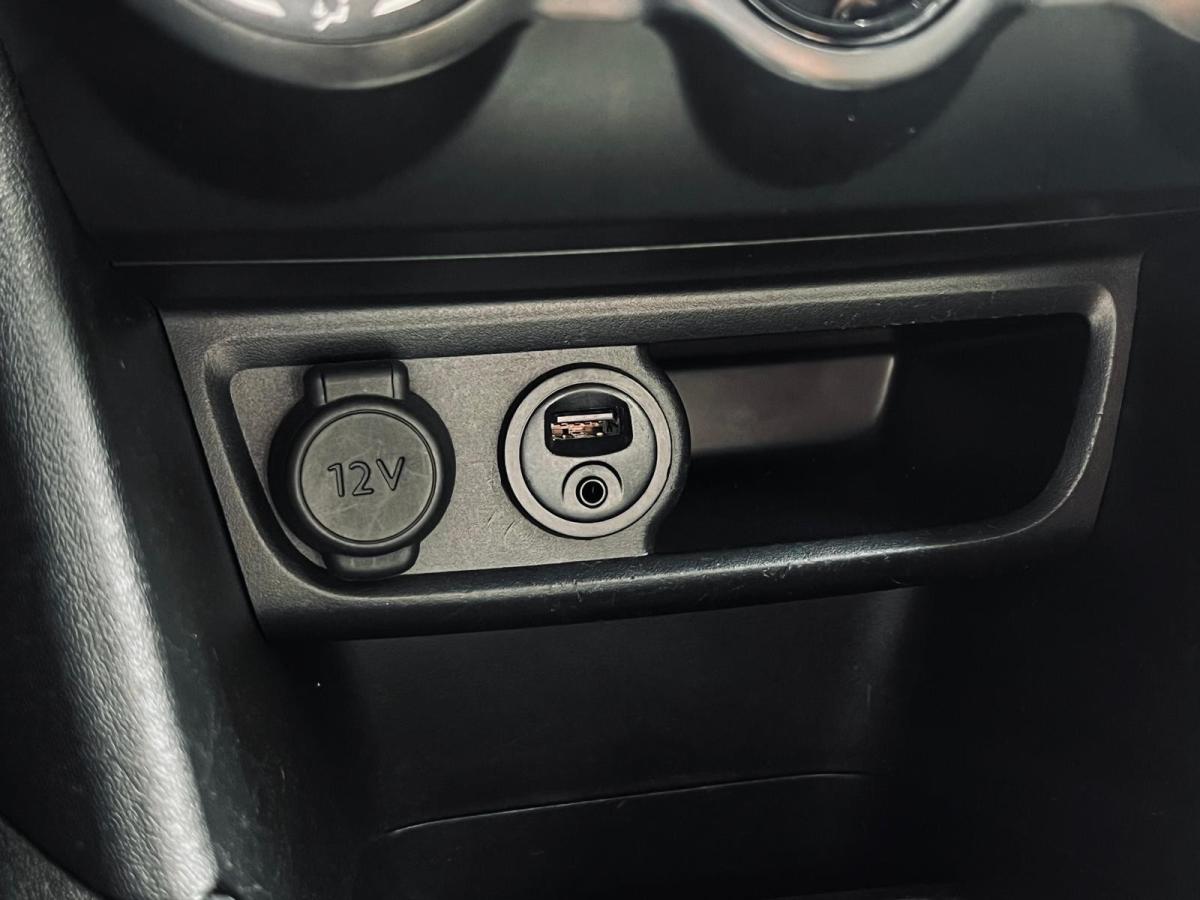 peugeot-208-2018-gasolina-1199cc