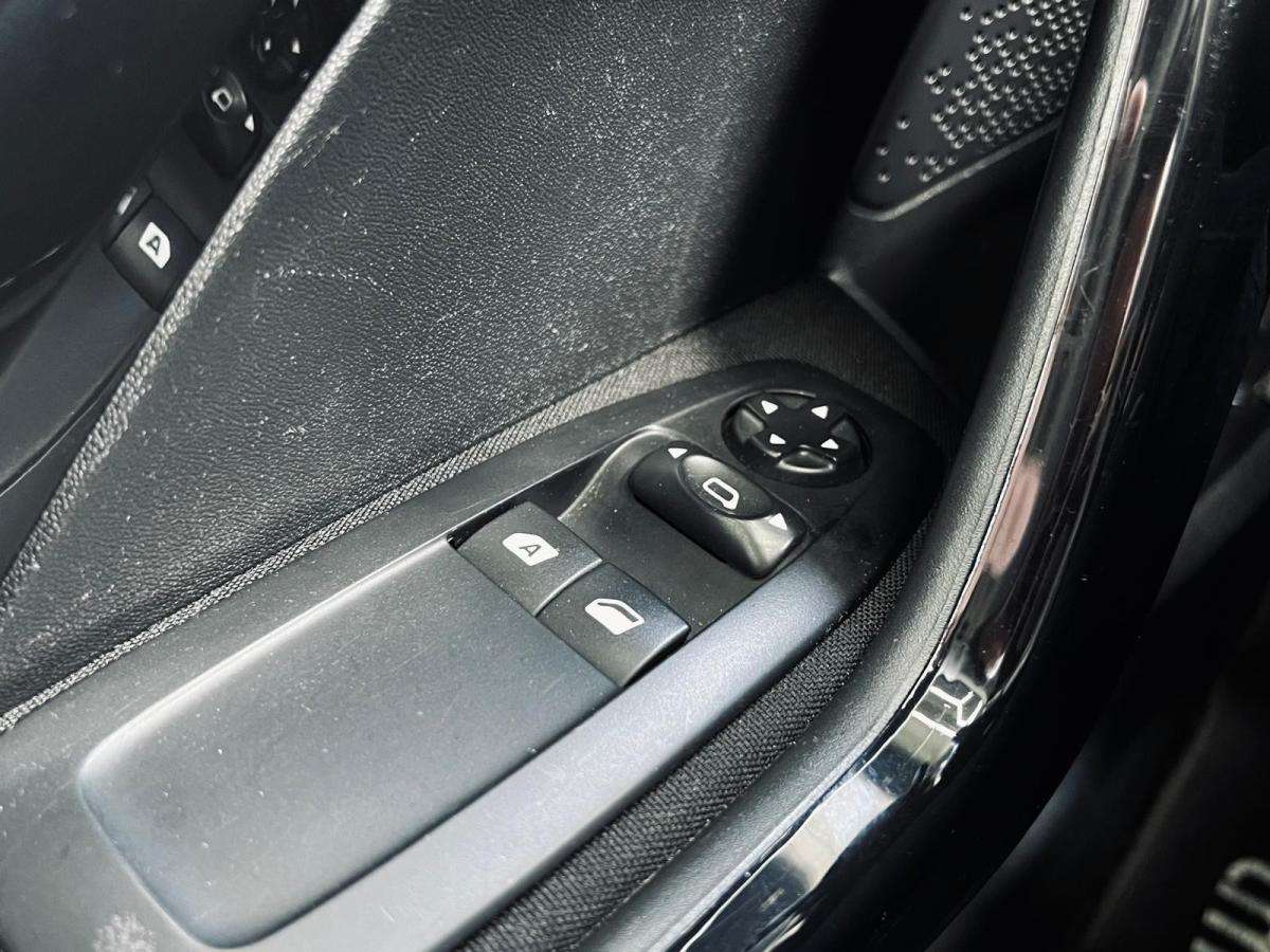 peugeot-208-2018-gasolina-1199cc