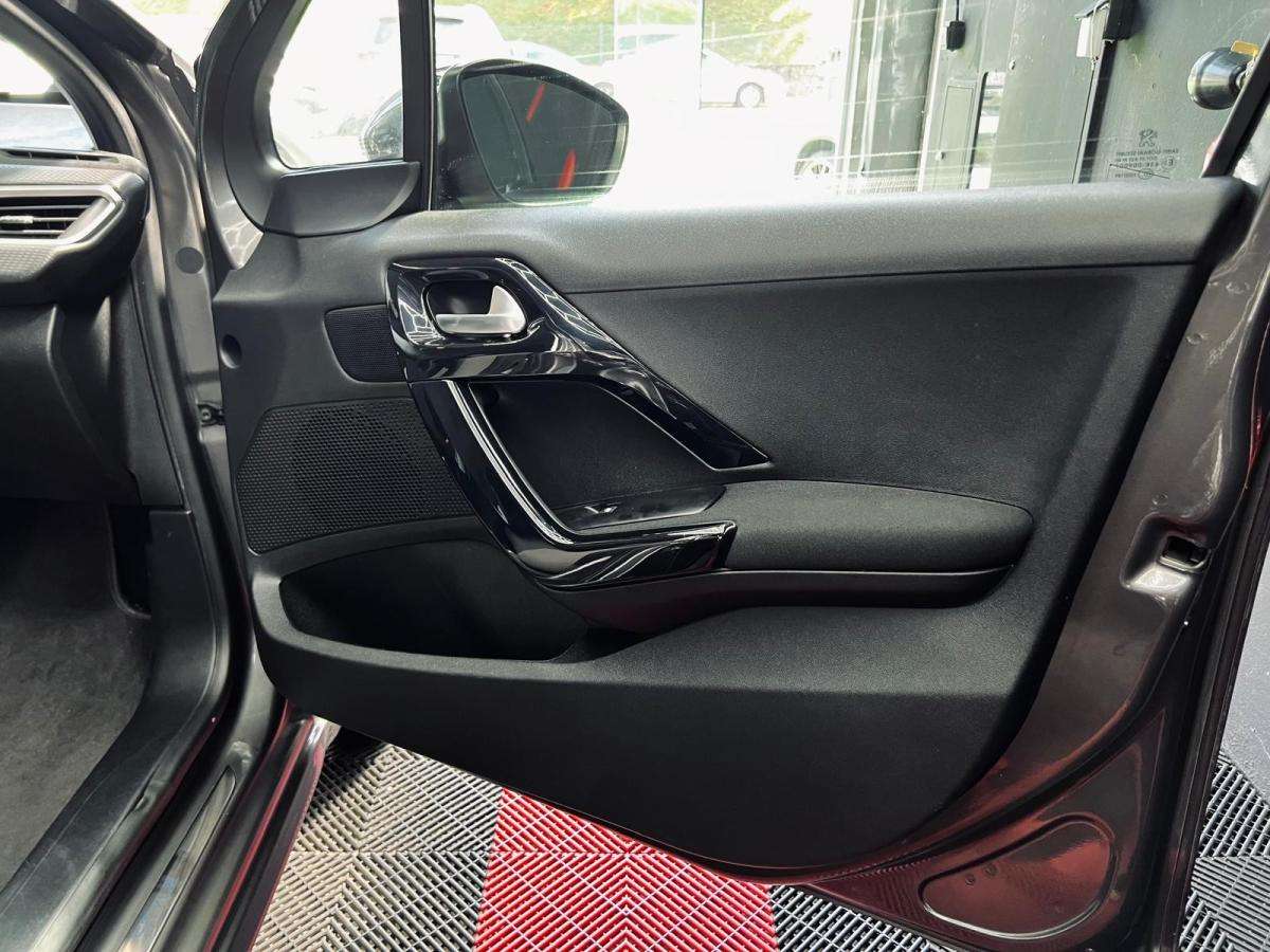 peugeot-208-2018-gasolina-1199cc