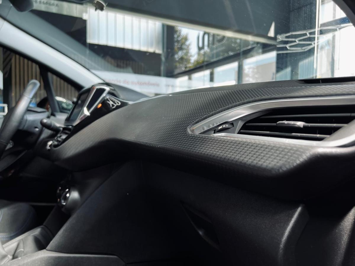 peugeot-208-2018-gasolina-1199cc