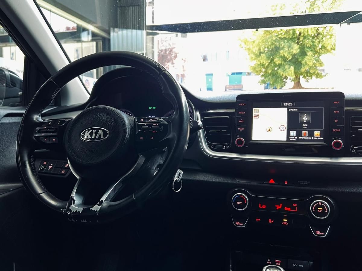 kia-stonic-2019-diesel-1598cc