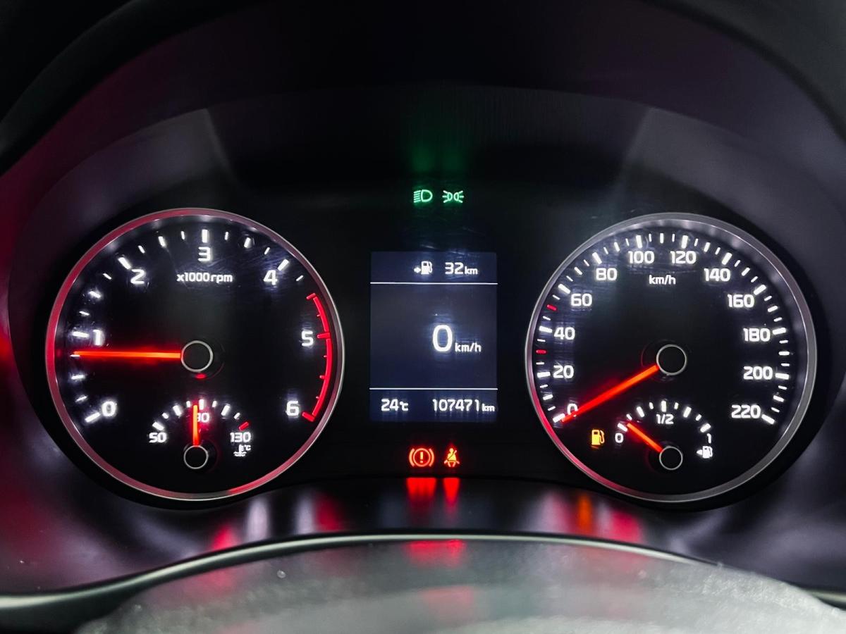 kia-stonic-2019-diesel-1598cc