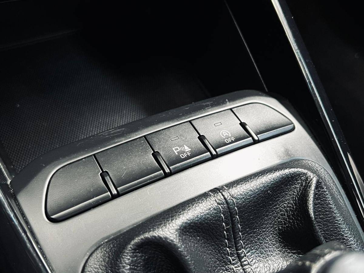 kia-stonic-2019-diesel-1598cc