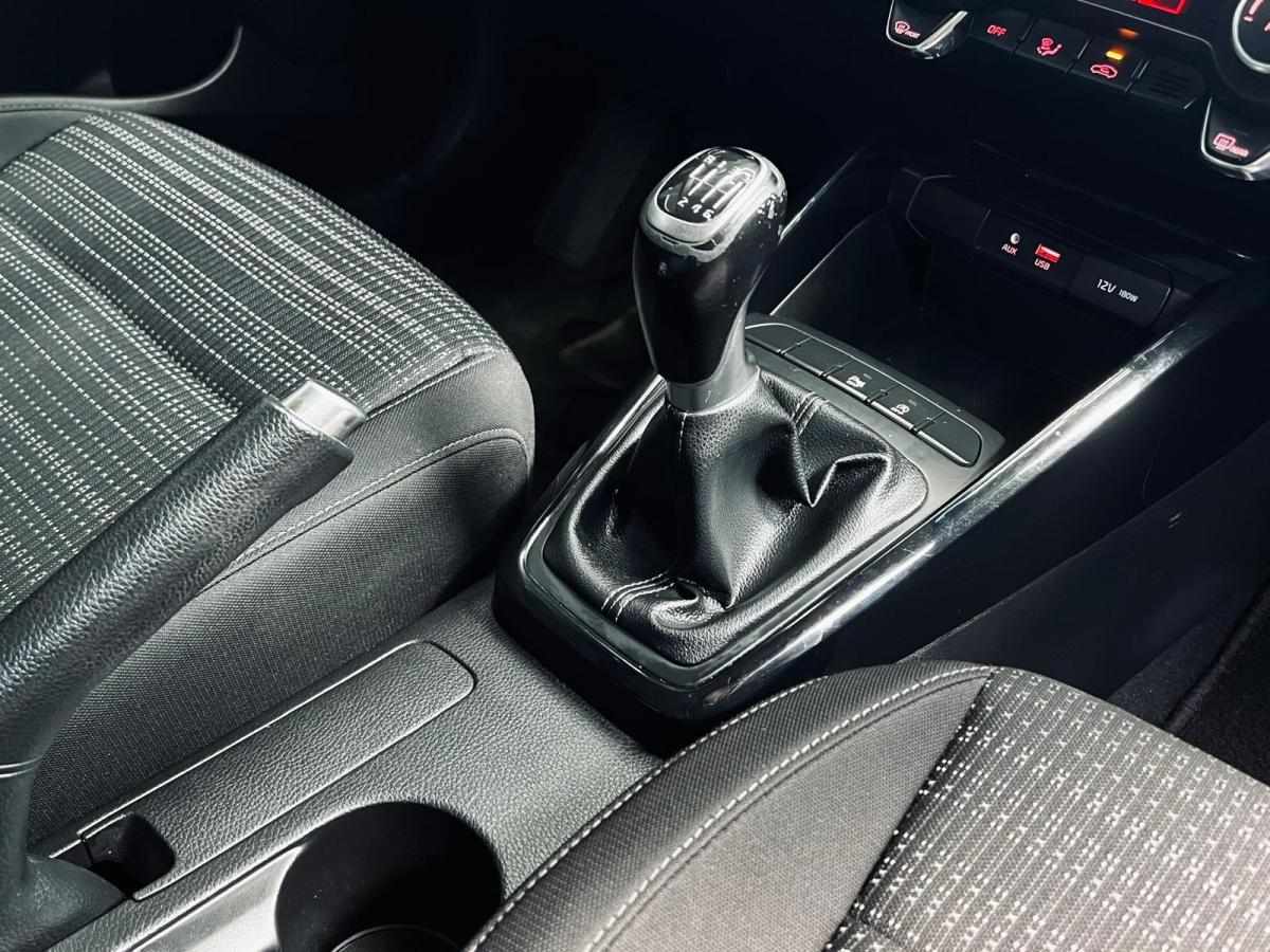 kia-stonic-2019-diesel-1598cc