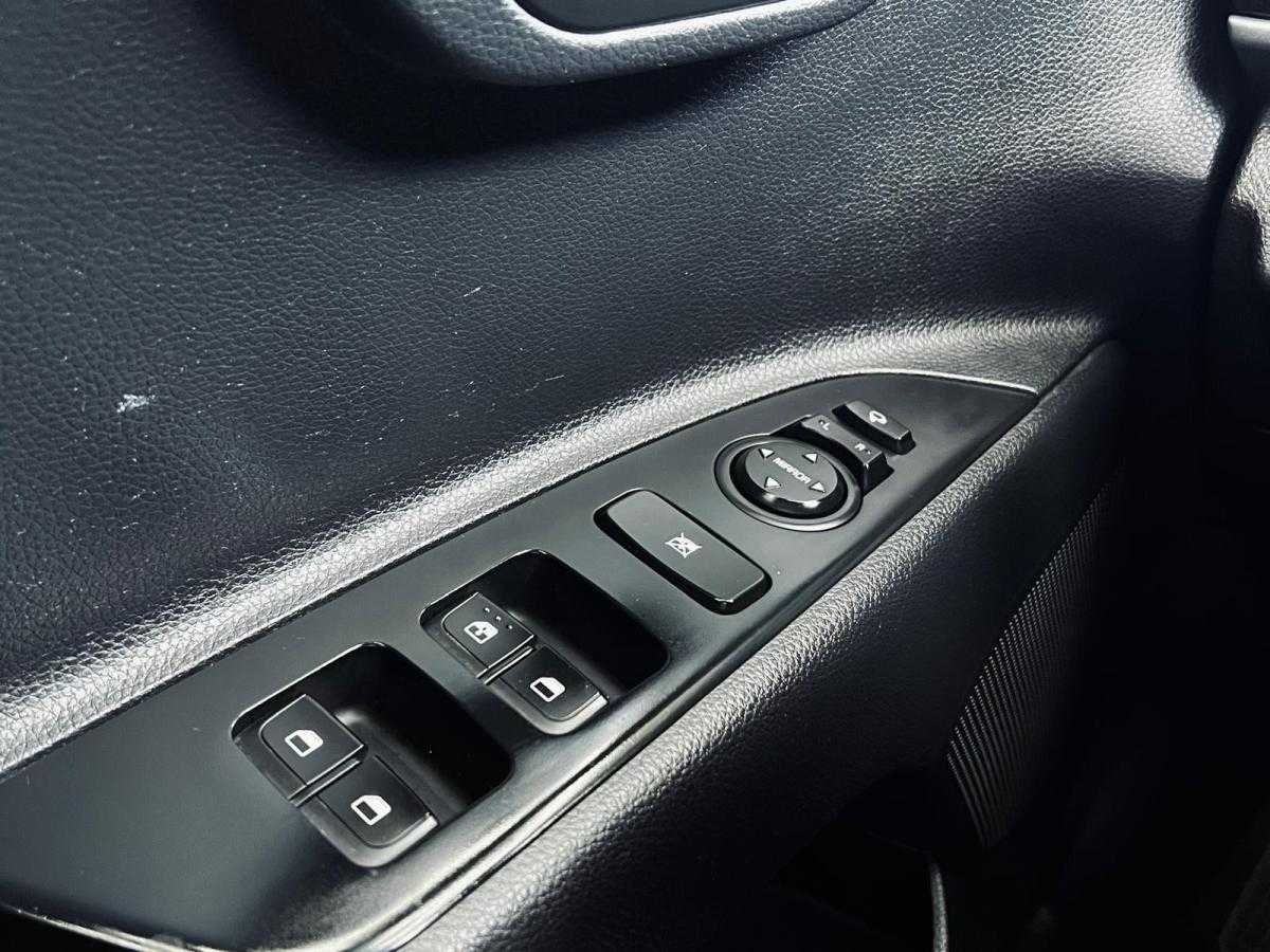 kia-stonic-2019-diesel-1598cc