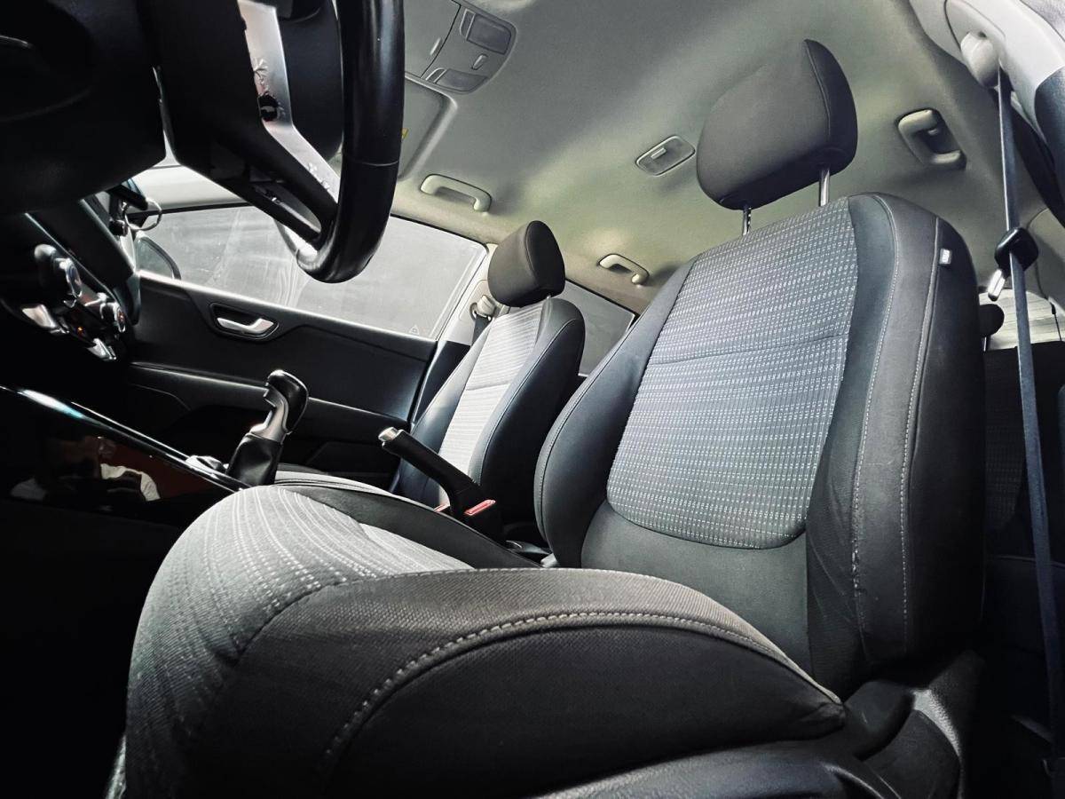 kia-stonic-2019-diesel-1598cc