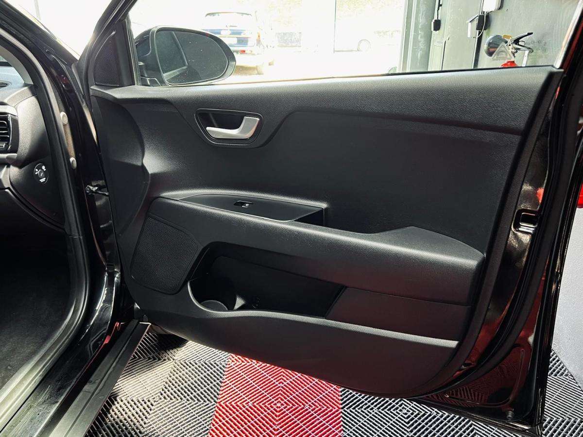 kia-stonic-2019-diesel-1598cc