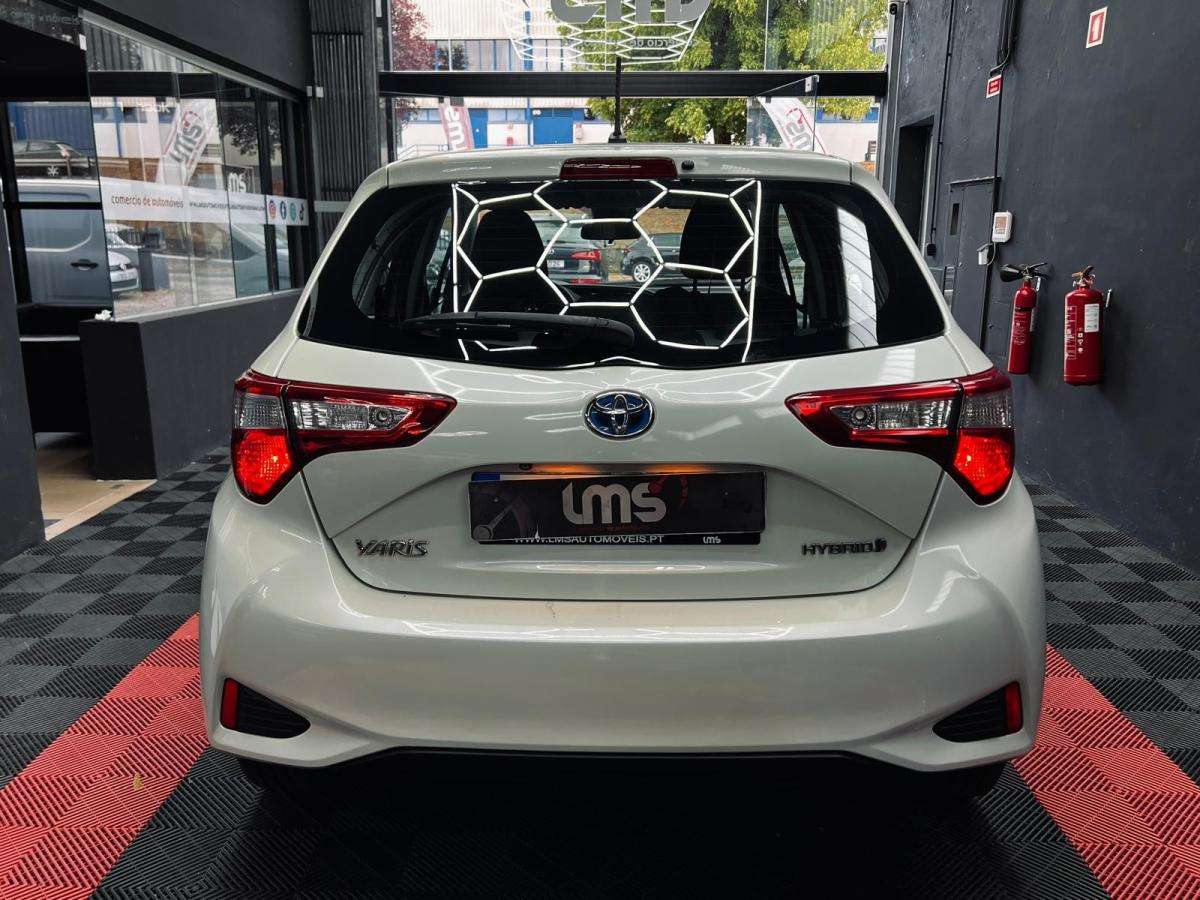 toyota-yaris-2018-hibrido-a-gasolina-1497cc