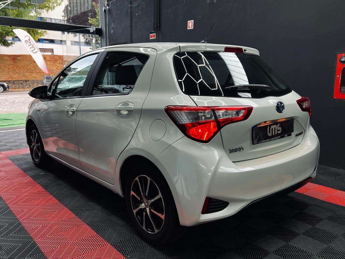 toyota-yaris-2018-hibrido-a-gasolina-1497cc