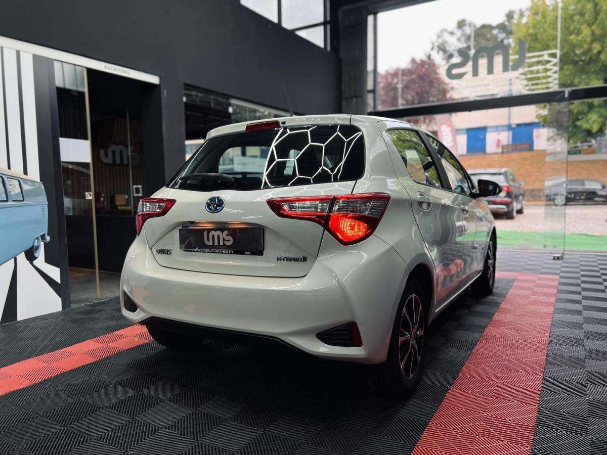 toyota-yaris-2018-hibrido-a-gasolina-1497cc