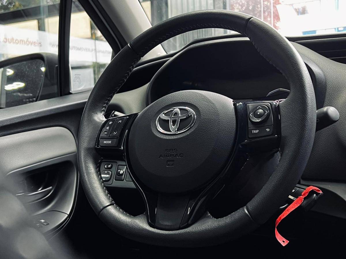 toyota-yaris-2018-hibrido-a-gasolina-1497cc