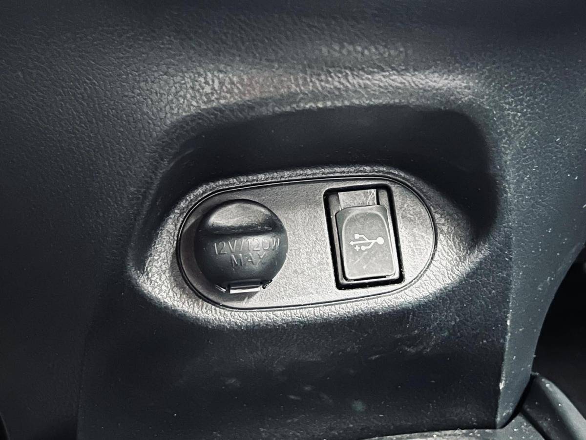 toyota-yaris-2018-hibrido-a-gasolina-1497cc