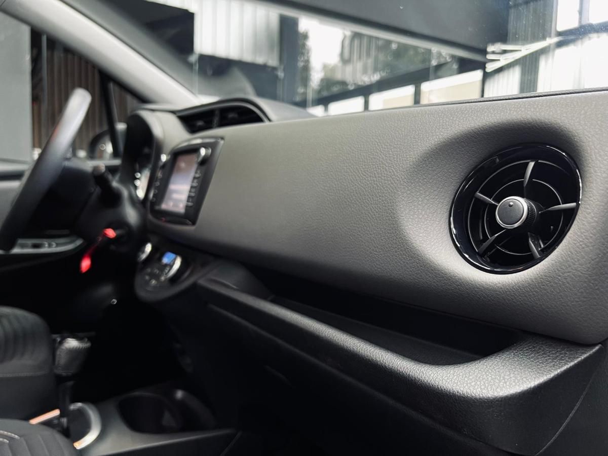 toyota-yaris-2018-hibrido-a-gasolina-1497cc