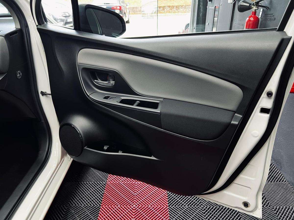 toyota-yaris-2018-hibrido-a-gasolina-1497cc