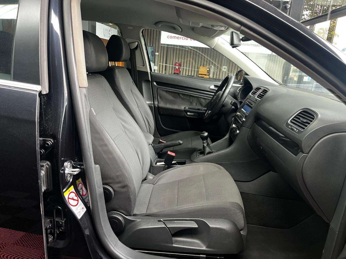 volkswagen-golf-variant-2010-diesel-1598cc