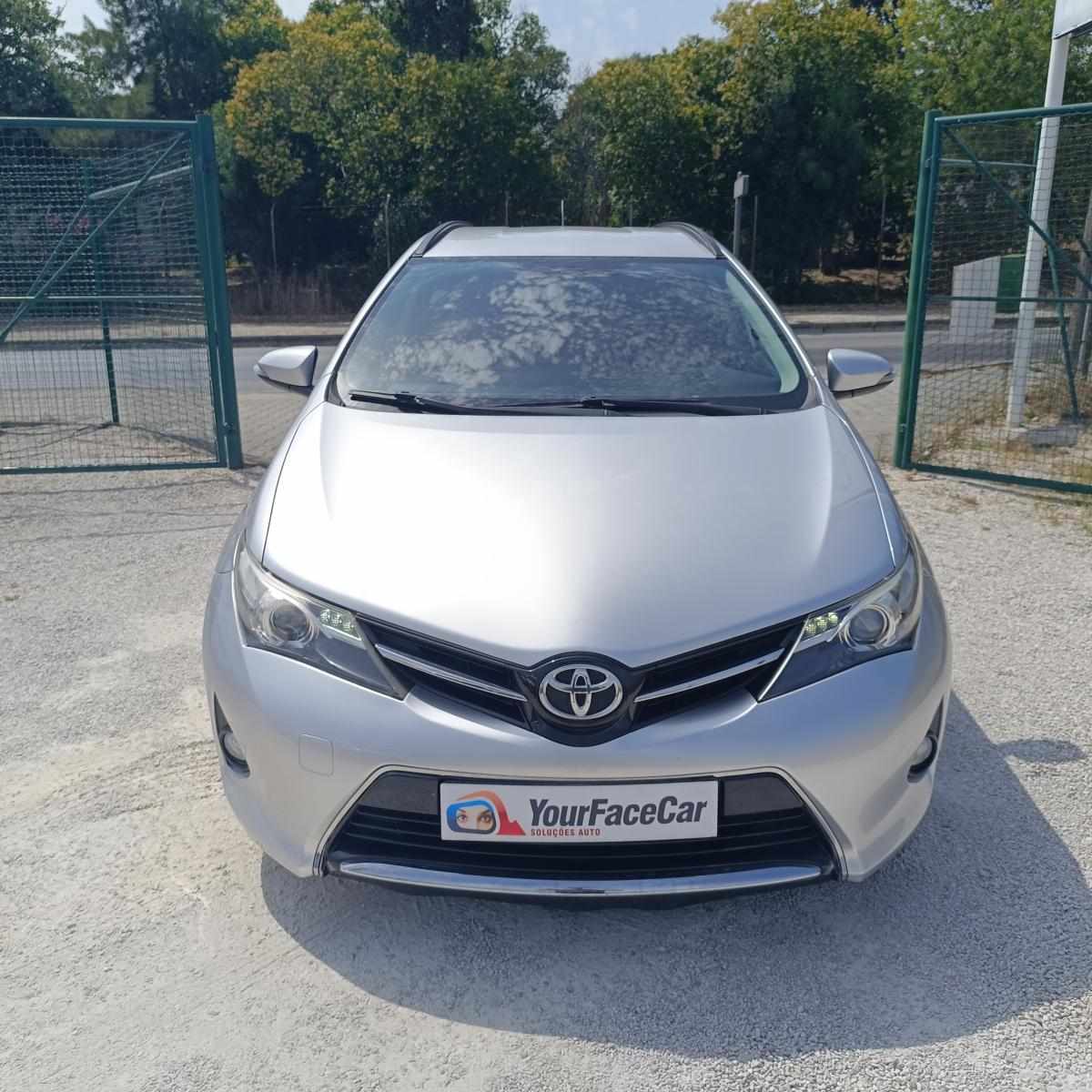 toyota-auris-touring-sports-1-4-d-2016-diesel-1400cc