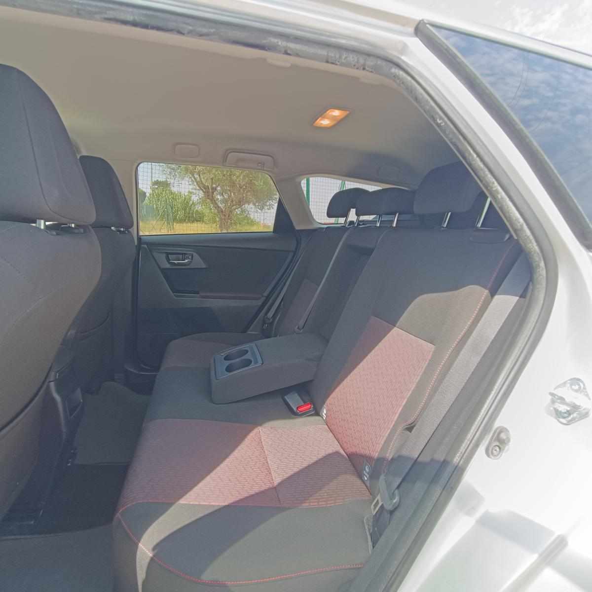 toyota-auris-touring-sports-1-4-d-2016-diesel-1400cc