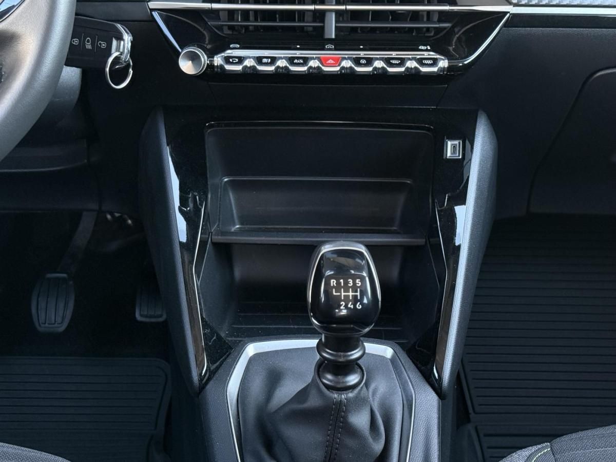 peugeot-208-2024-gasolina-1199cc
