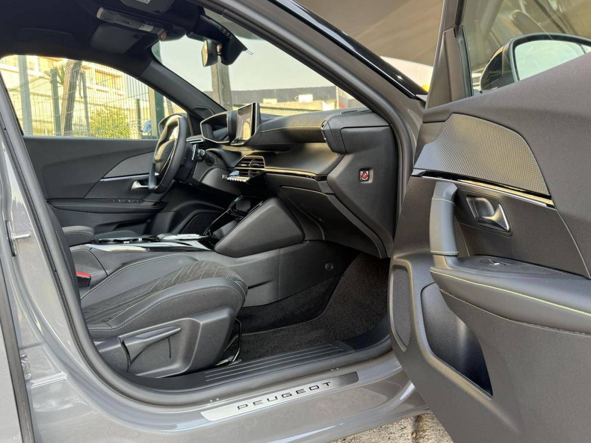 peugeot-2008-2024-gasolina-1199cc