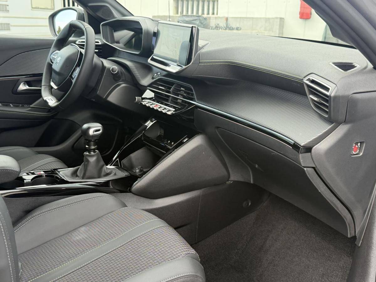 peugeot-208-2023-gasolina-1199cc