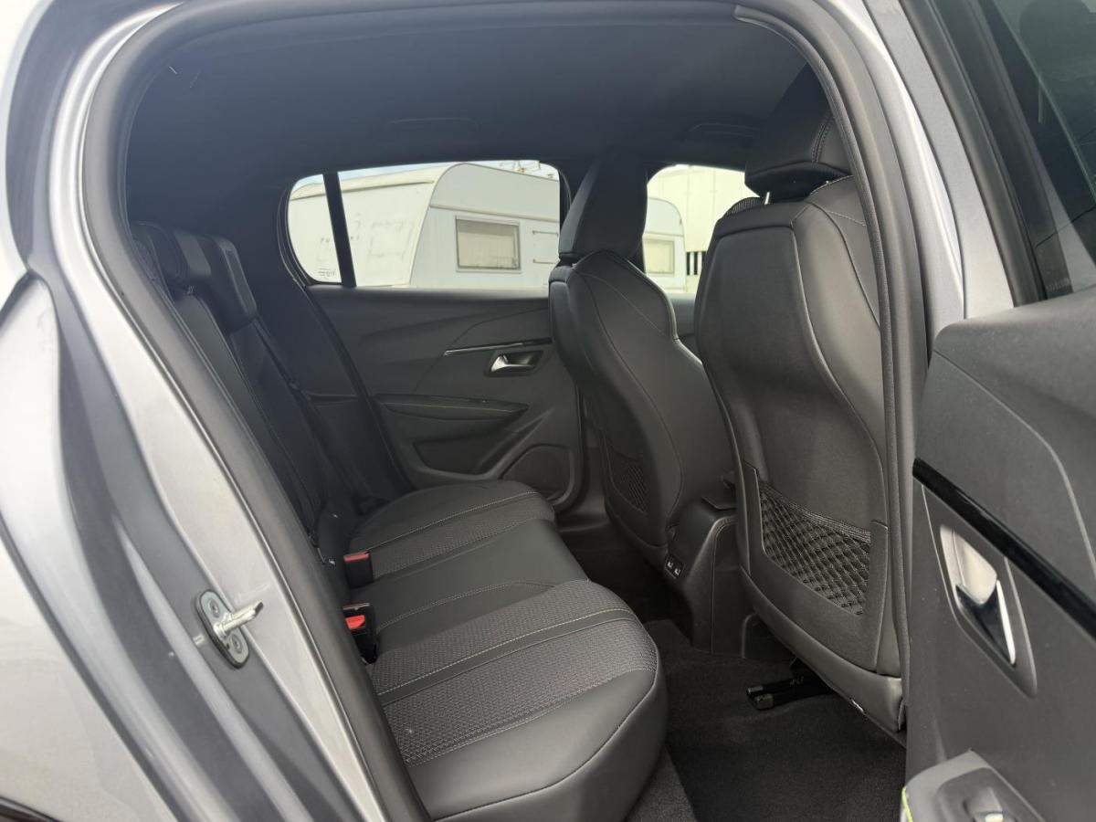 peugeot-208-2023-gasolina-1199cc
