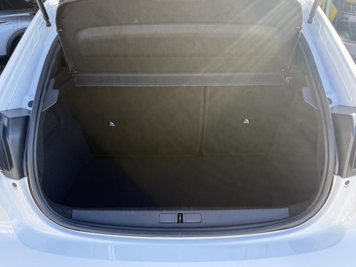 peugeot-208-2024-gasolina-1199cc
