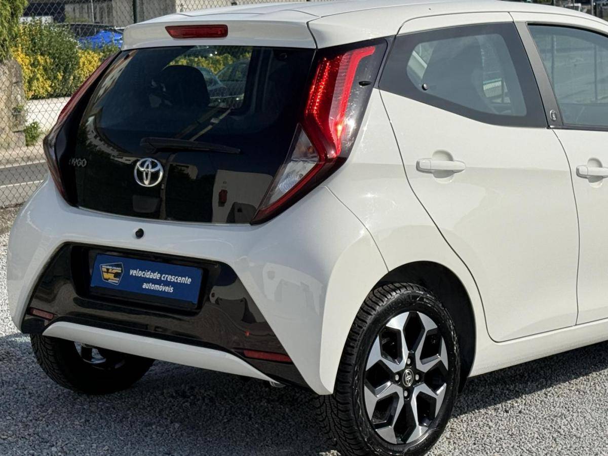 toyota-aygo-2021-gasolina-998cc