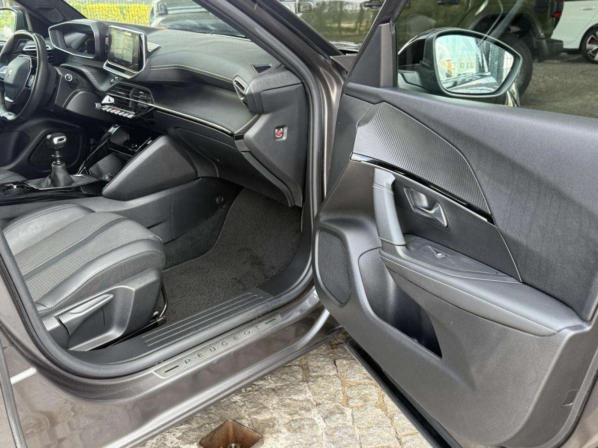 peugeot-2008-2021-gasolina-1199cc