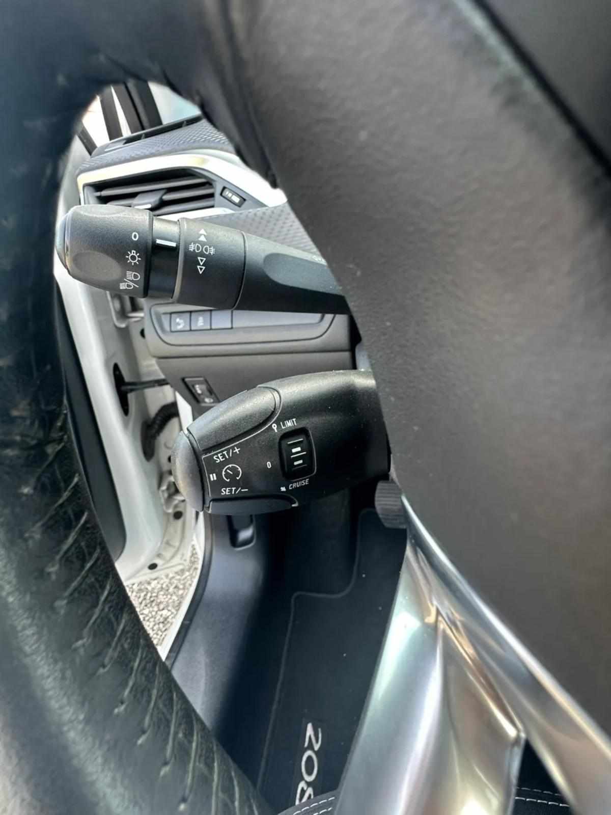 peugeot-208-1-2-vti-2016-gasolina-1199cc