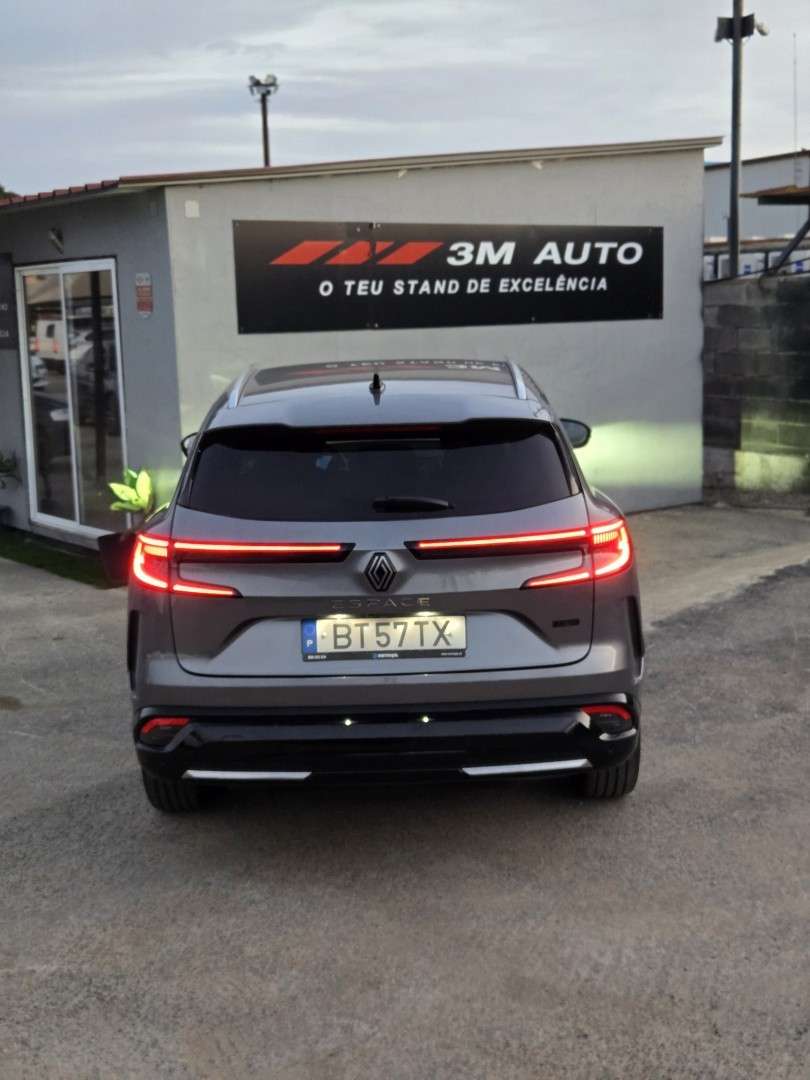 renault-espace-2025-hibrido-1199cc