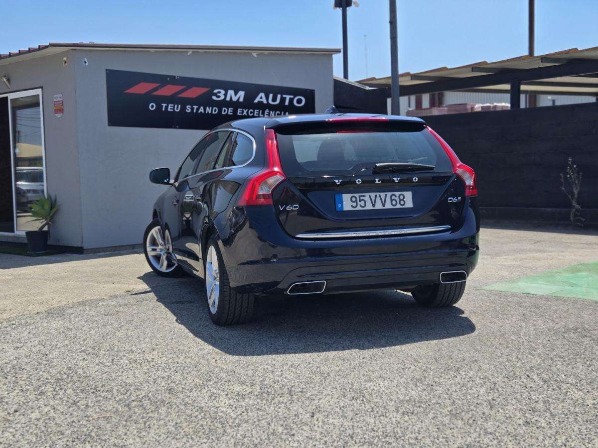 volvo-v60-2017-hibrido-2400cc