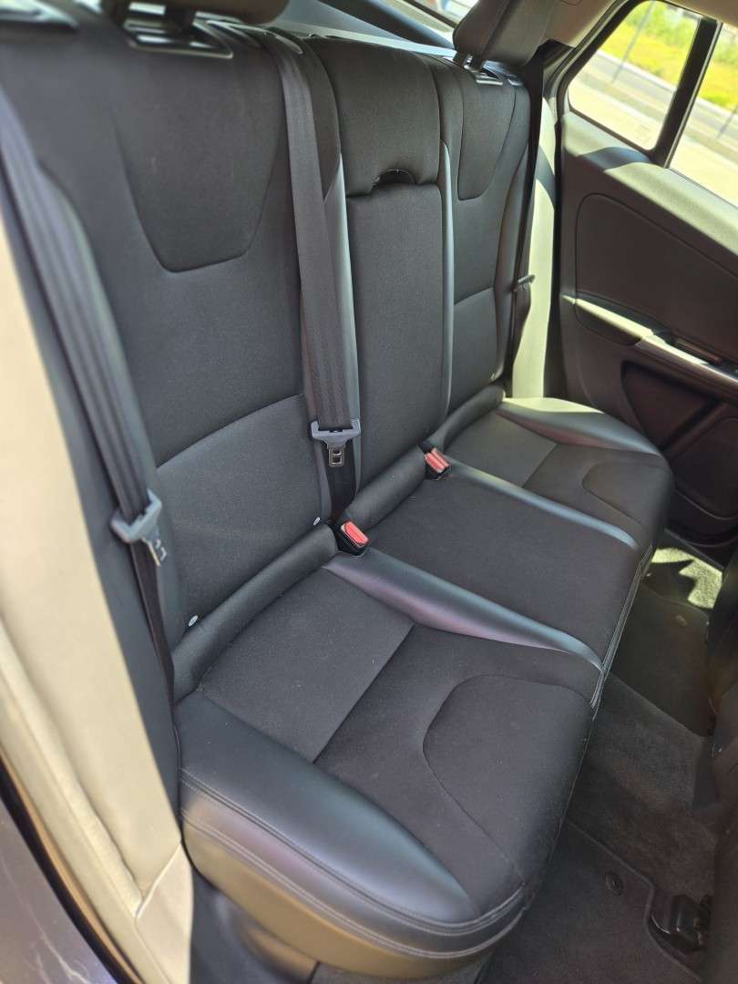 volvo-v60-2017-hibrido-2400cc